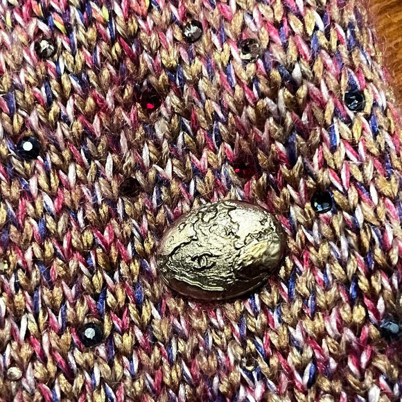 Chanel sweater - Picture 6 of 8